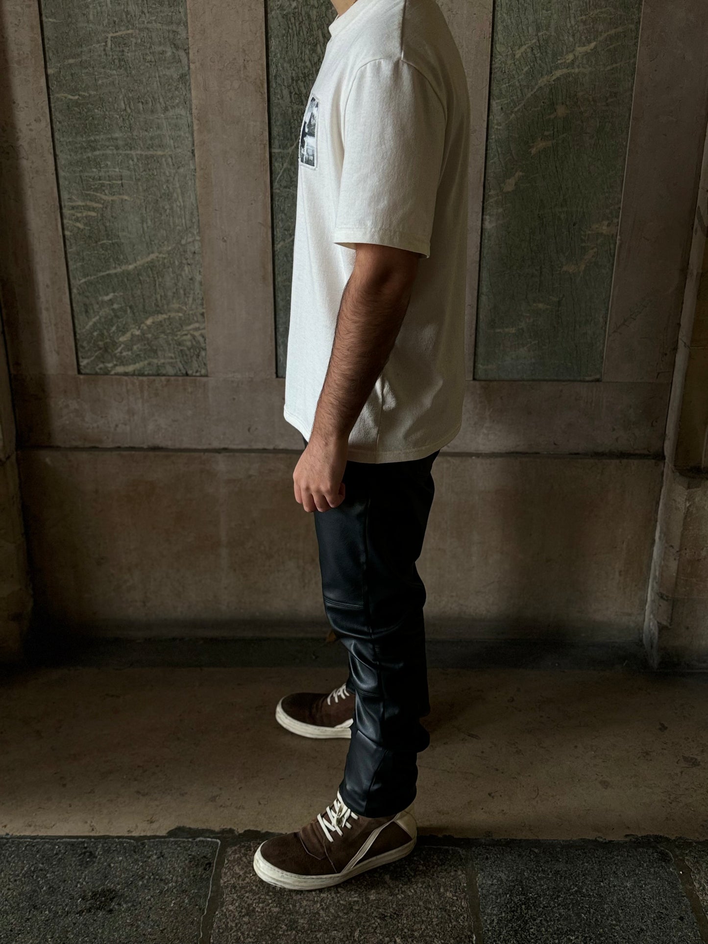 "ART MEETS LUXURY" - TEE