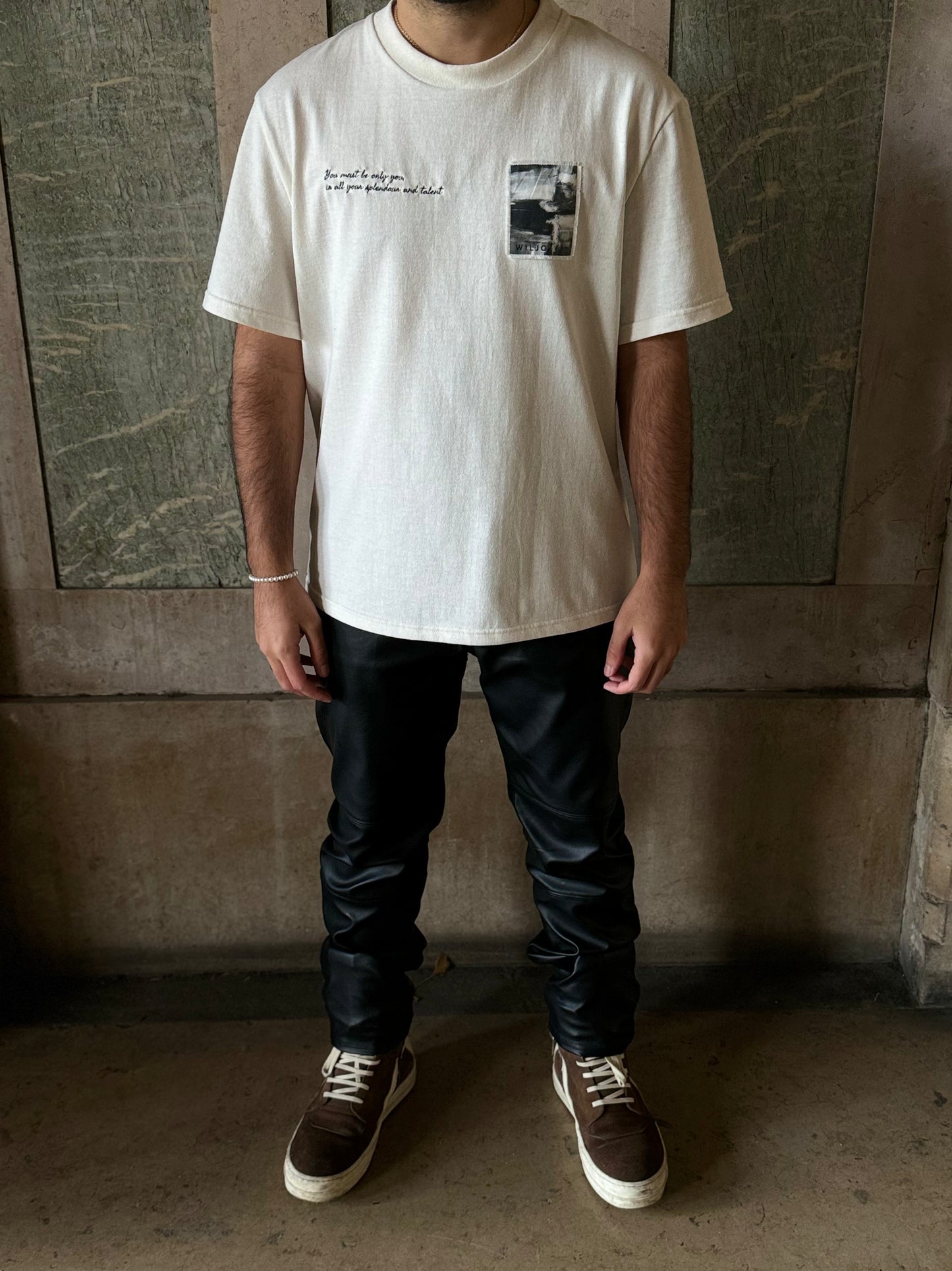 "ART MEETS LUXURY" - TEE