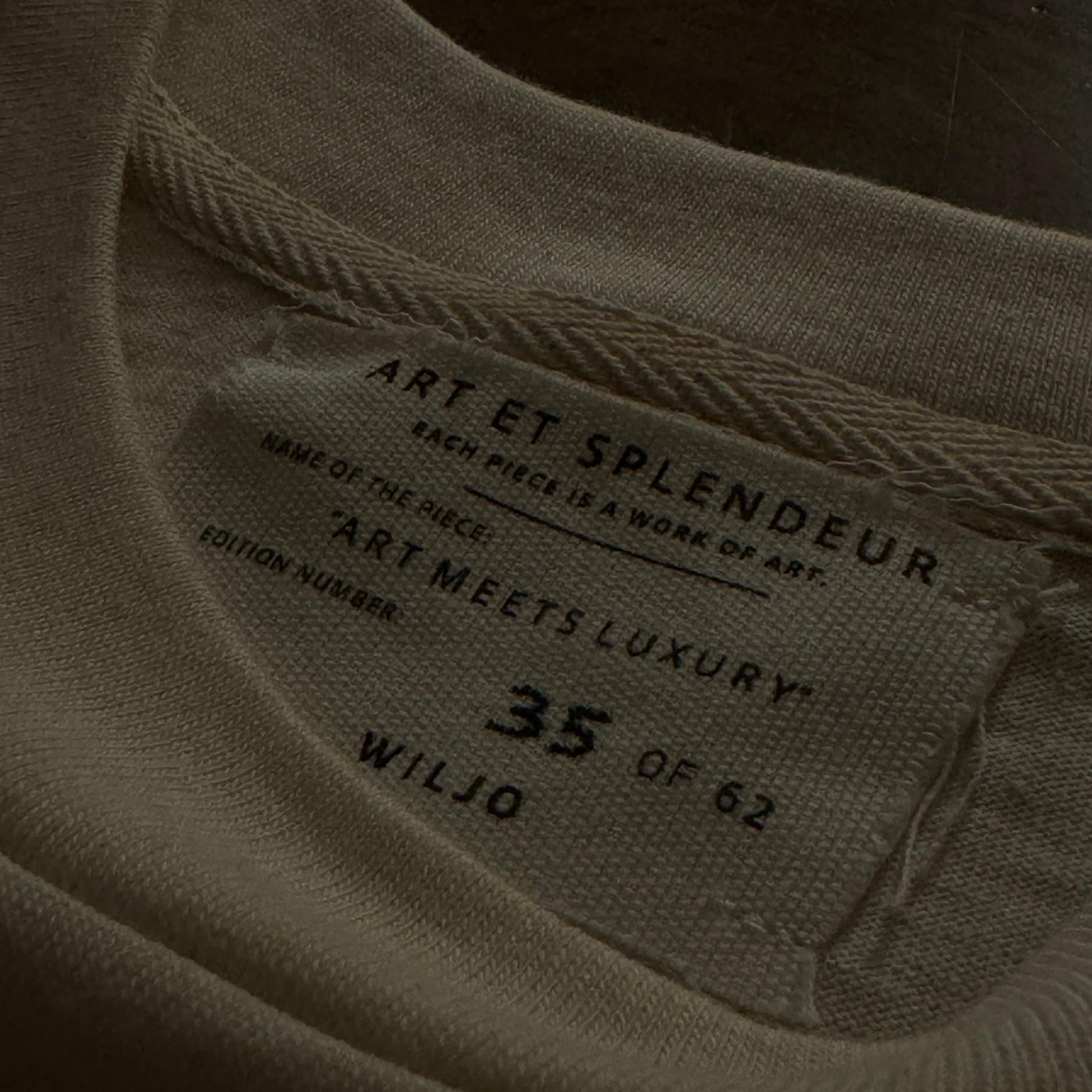 "L'ART RENCONTRE LE LUXE" - TEE